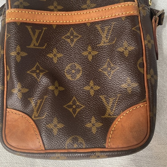 Authentic Louise Vuitton Danube - Picture 9 of 11
